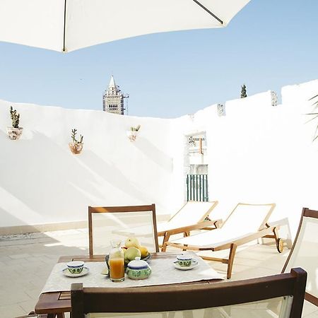 Palazzo Bianchi Domus Holidays Трани Экстерьер фото