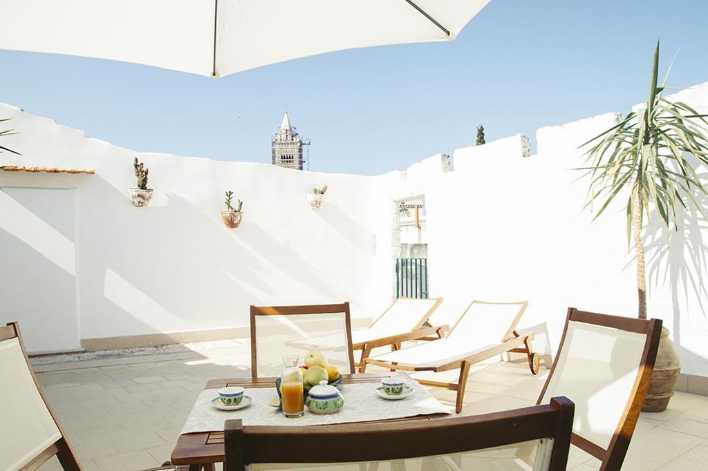 Palazzo Bianchi Domus Holidays Трани Экстерьер фото