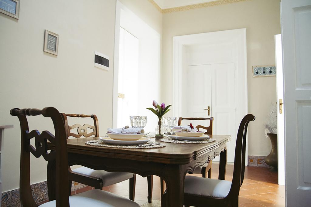 Palazzo Bianchi Domus Holidays Трани Экстерьер фото