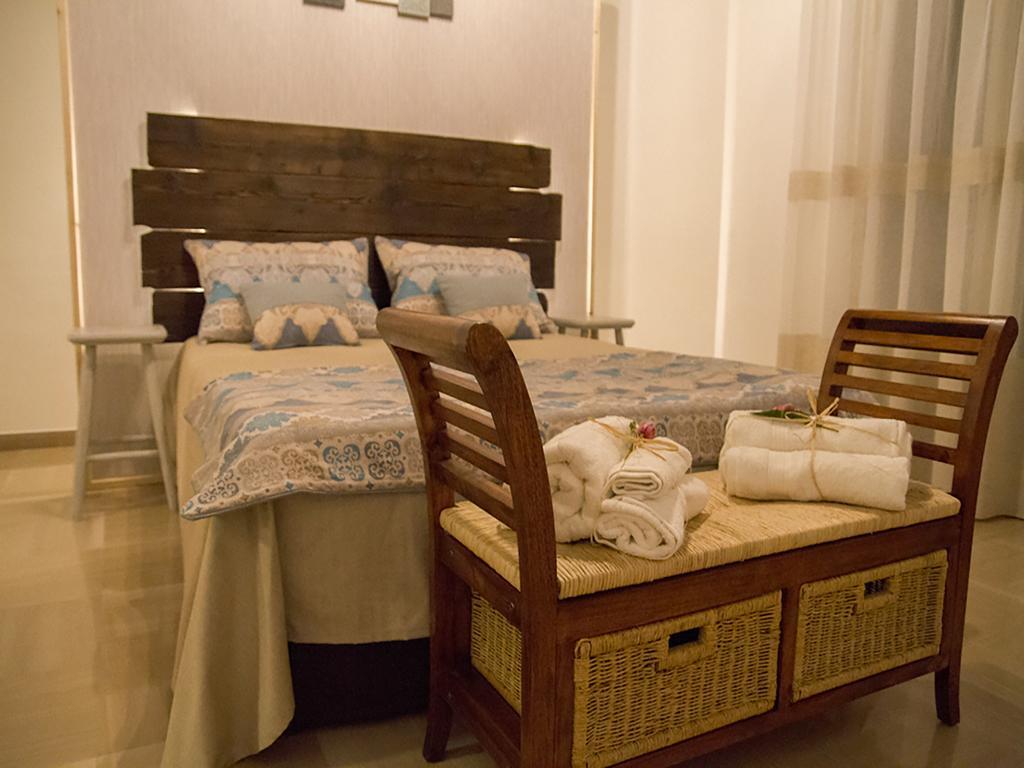 Palazzo Bianchi Domus Holidays Трани Экстерьер фото