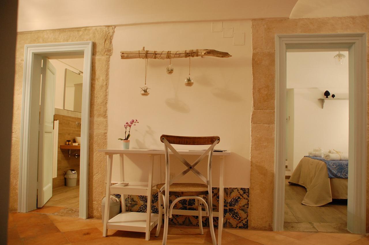 Palazzo Bianchi Domus Holidays Трани Экстерьер фото